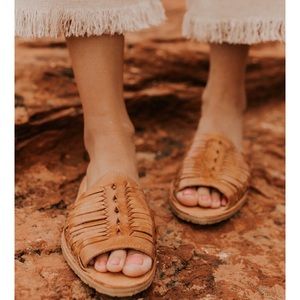 Roolee Lawrin sandals, size 8, huarache sandal.